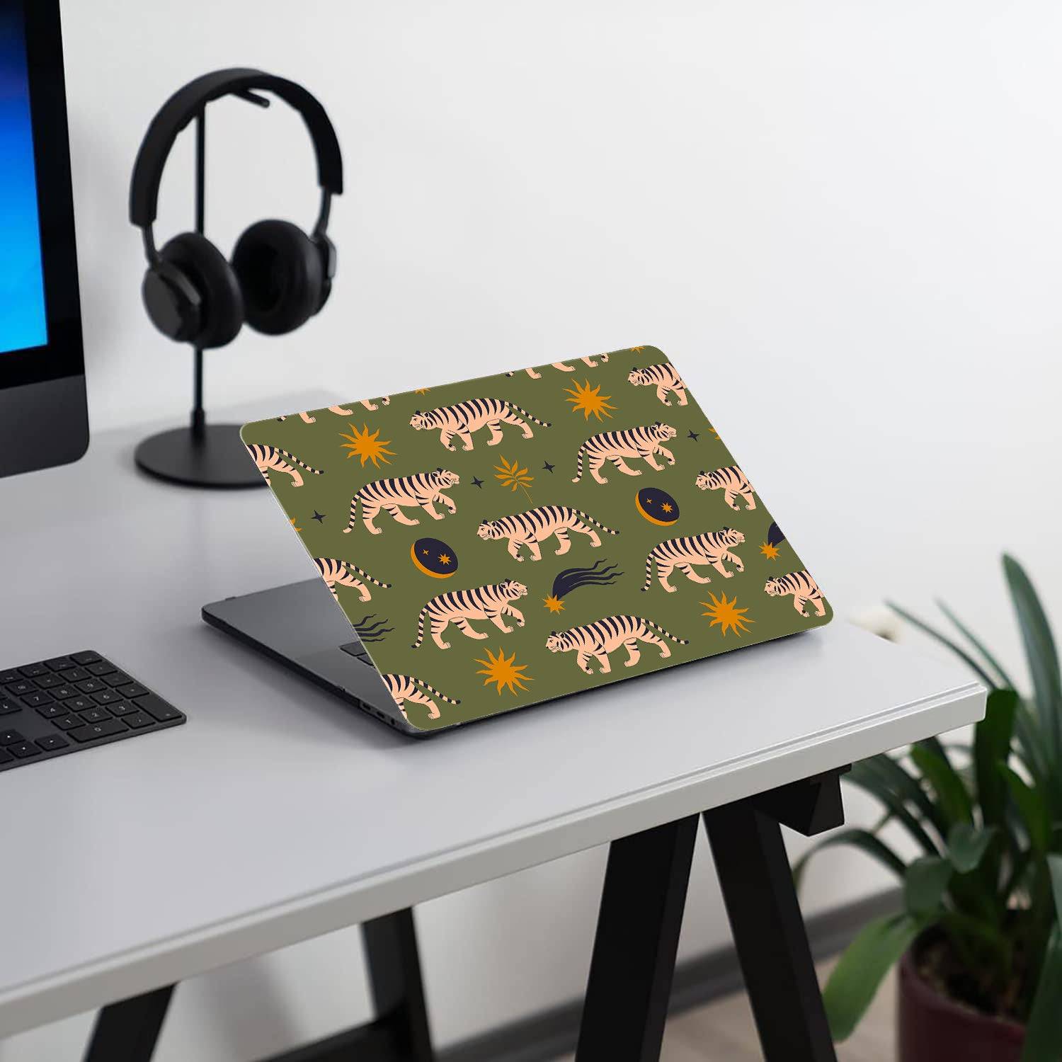 Roaming tiger | Macbook case customizable